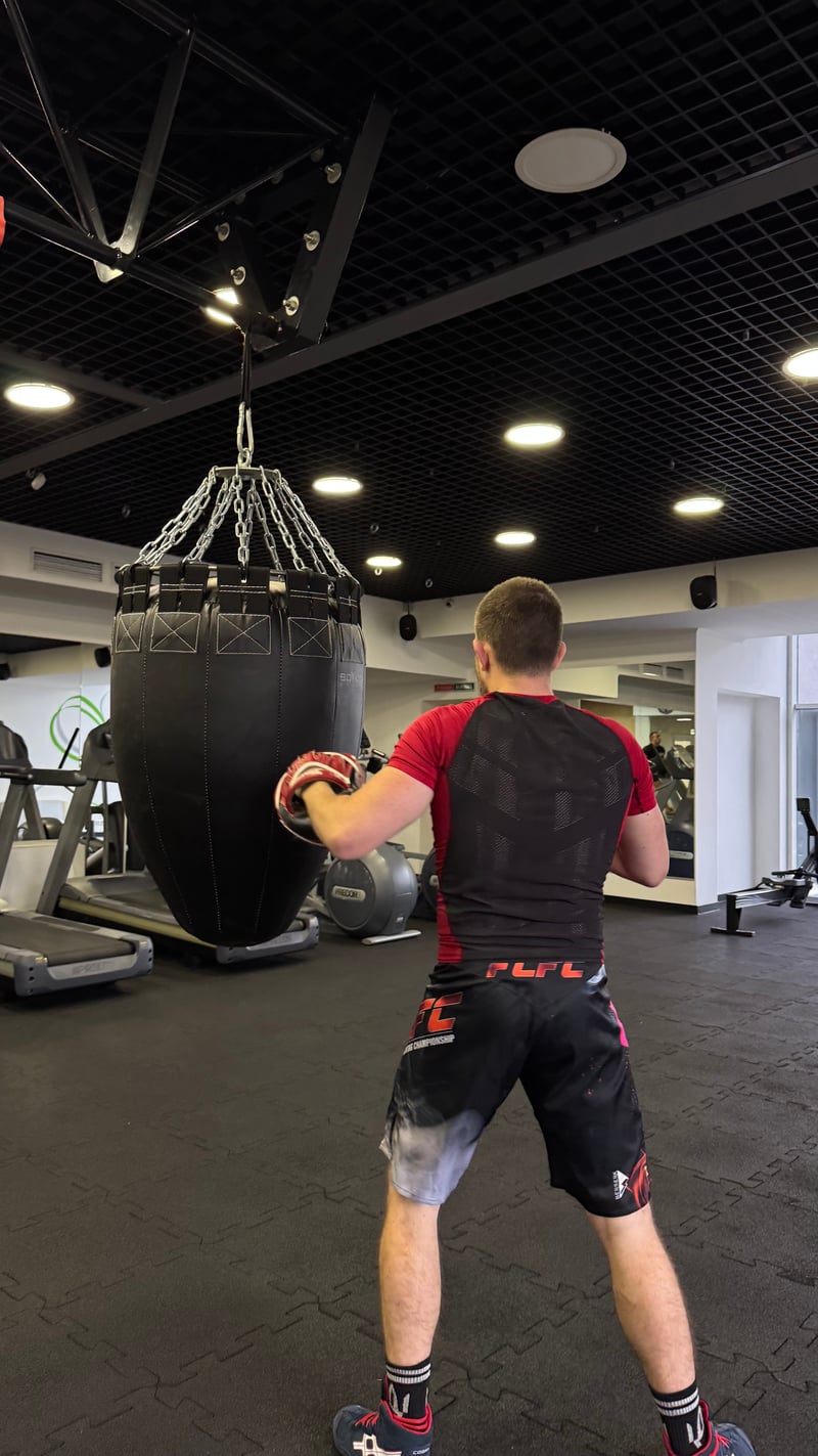 Єдиноборства M2 Fitness — функціональна зона, бокс, ММА